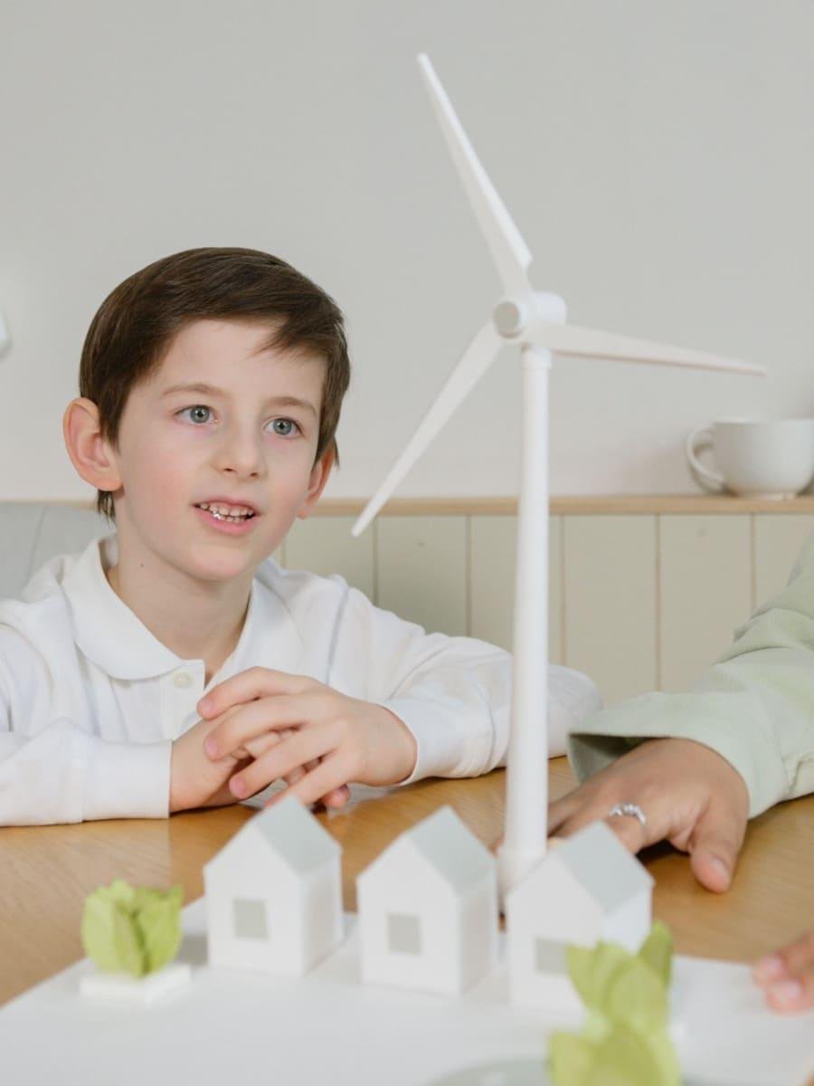 Energy marketing analytics and wholesale pricing desk